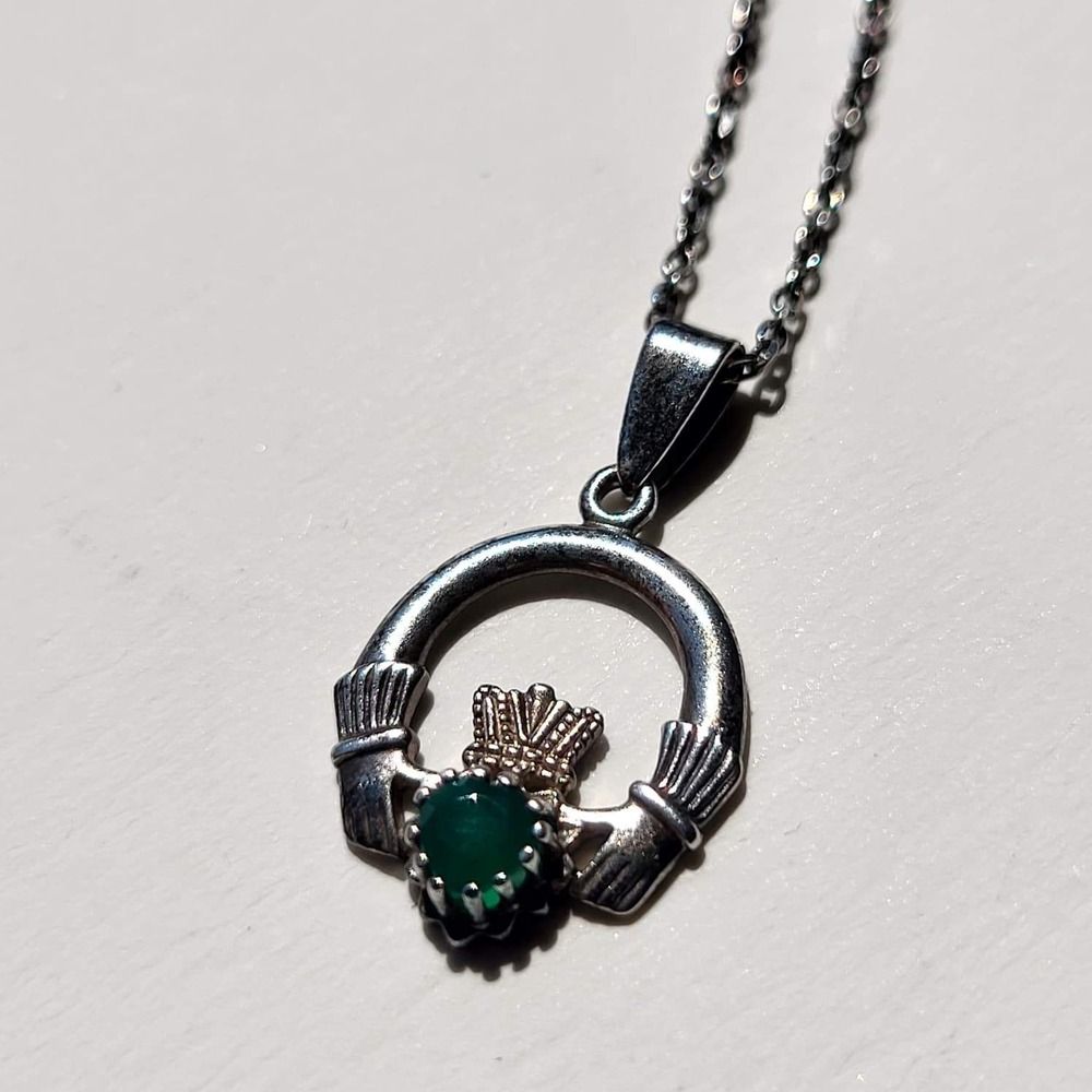 Vintage Solvar 925 Sterling Silver Claddagh Necklace Green Heart Pendant